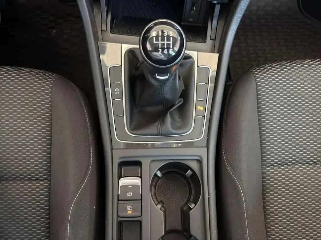 Volkswagen Golf Trendline Bluetooth Sitzheizung PDC v+h 03/2019-photo-19