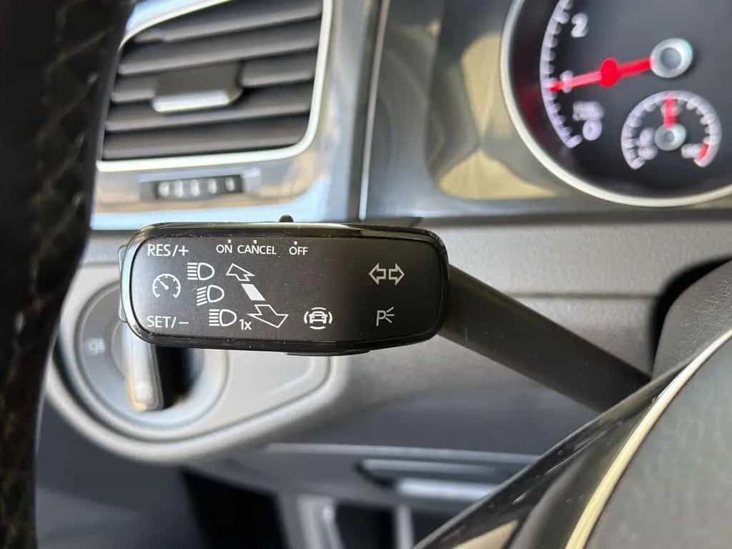 Volkswagen Golf Trendline Bluetooth Sitzheizung PDC v+h 03/2019-photo-21
