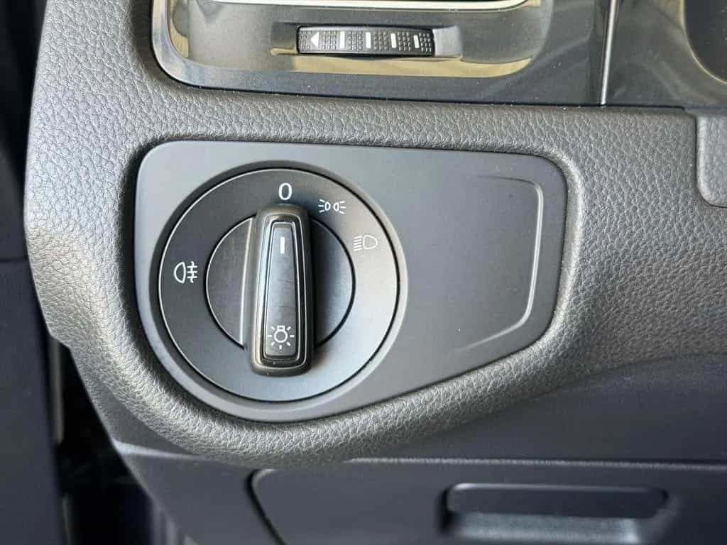 Volkswagen Golf Trendline Bluetooth Sitzheizung PDC v+h 03/2019-photo-22