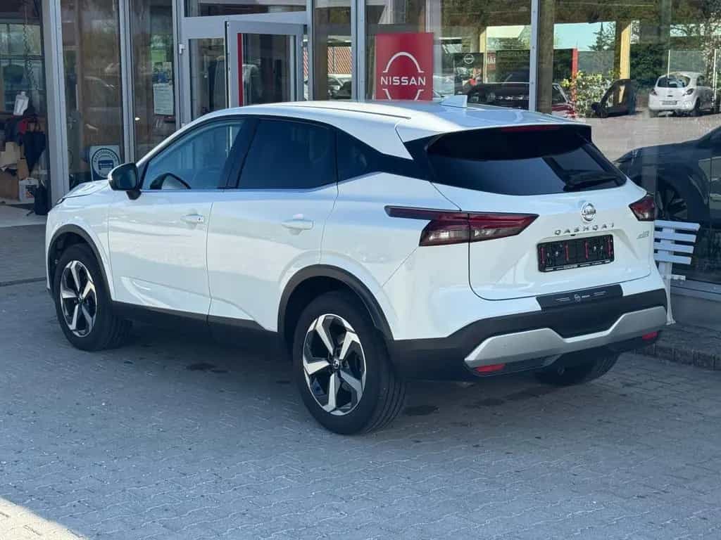 Nissan Qashqai 1.3 DIG-T N-Connecta 140PS 6MT AHK 12/2021-photo-1