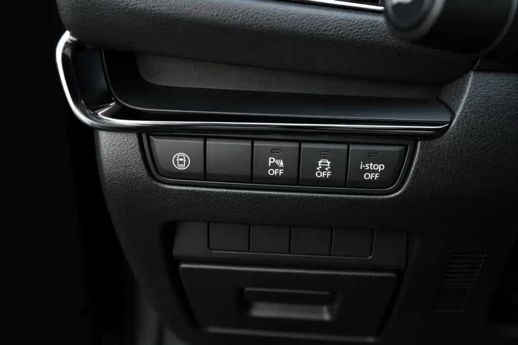 Mazda 3 SELECTION Aut. DESI-P /ACC/KeyLess/rKamera/AHK 05/2019-photo-13