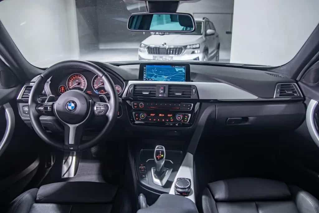 BMW 320 d Touring xDrive M Sport HUD/Pano/HiFi/LED 03/2017-photo-14