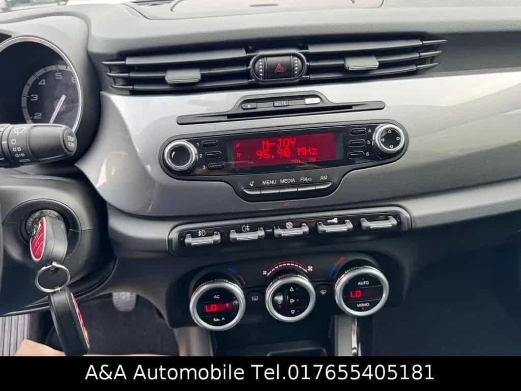 Alfa Romeo Giulietta Super 1.4 TÜV Neu Garantie inkl. 09/2012-photo-15