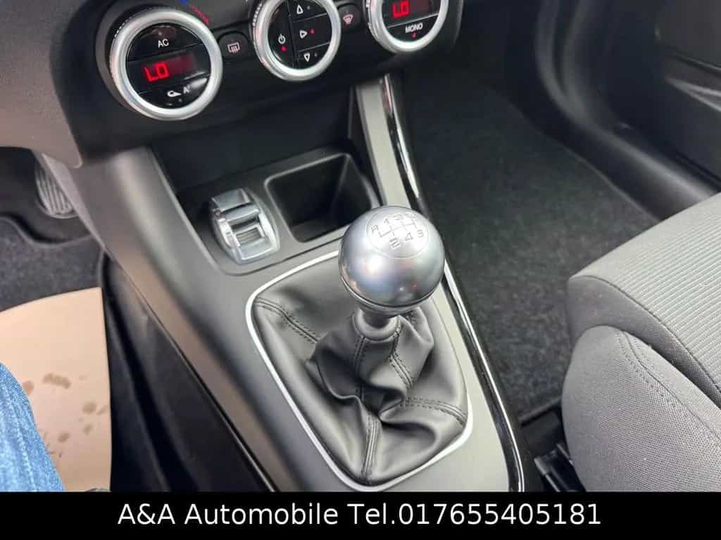 Alfa Romeo Giulietta Super 1.4 TÜV Neu Garantie inkl. 09/2012-photo-16