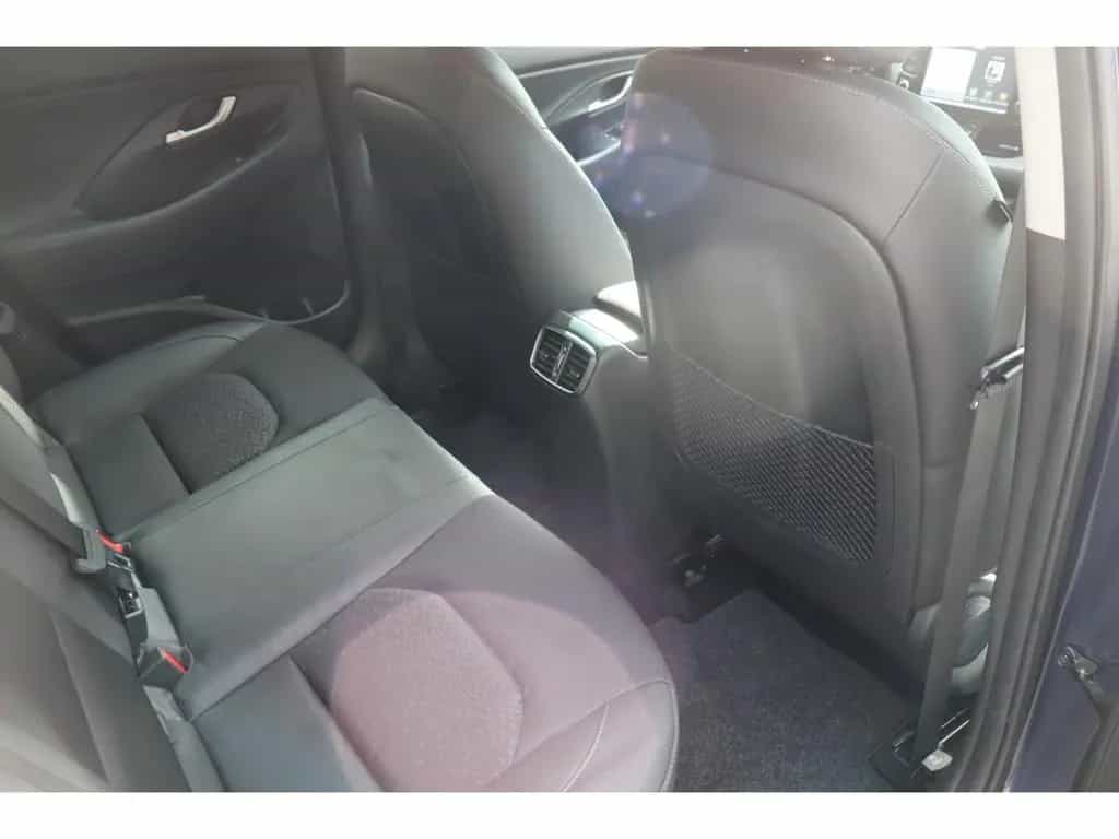 Hyundai i30 Fastback 1.4 T-GDI Premium Szthzg. RFK Autom 01/2020-photo-11