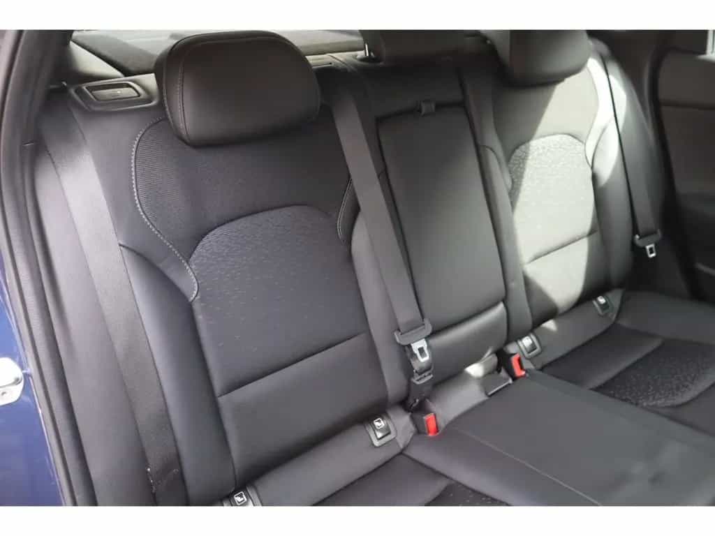 Hyundai i30 Fastback 1.4 T-GDI Premium Szthzg. RFK Autom 01/2020-photo-12
