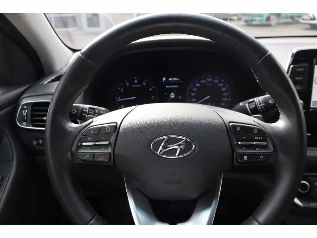 Hyundai i30 Fastback 1.4 T-GDI Premium Szthzg. RFK Autom 01/2020-photo-20