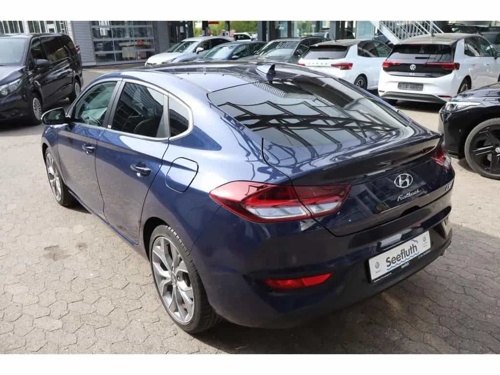 Hyundai i30 Fastback 1.4 T-GDI Premium Szthzg. RFK Autom 01/2020-photo-5