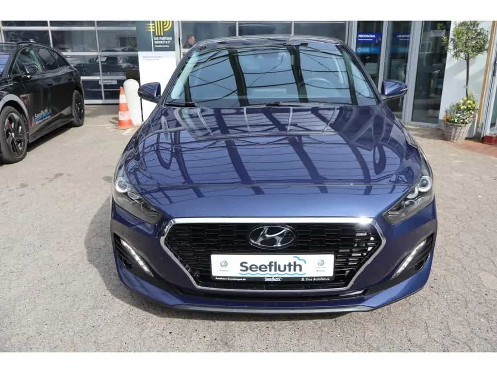 Hyundai i30 Fastback 1.4 T-GDI Premium Szthzg. RFK Autom 01/2020-photo-8
