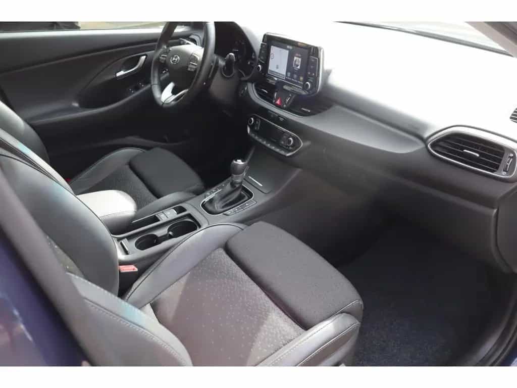 Hyundai i30 Fastback 1.4 T-GDI Premium Szthzg. RFK Autom 01/2020-photo-9