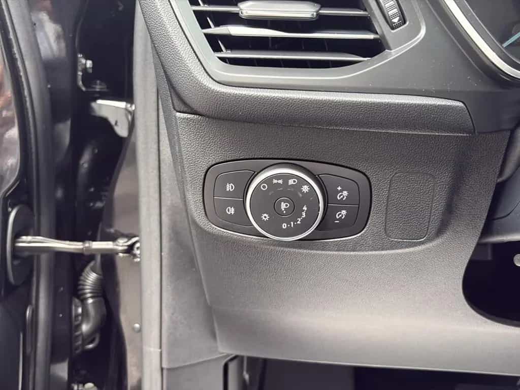 Ford Focus 150PS CoolConnect Kamera*LED*NaviTouch*LM 08/2021-photo-25