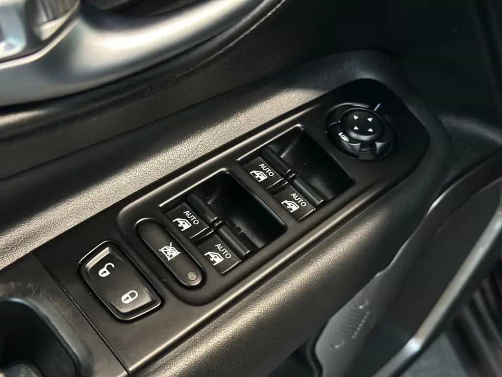 Jeep Renegade 1.0l T-GDI I3 Limited 2.HA/S-HE/NAVI/LM 07/2019-photo-33