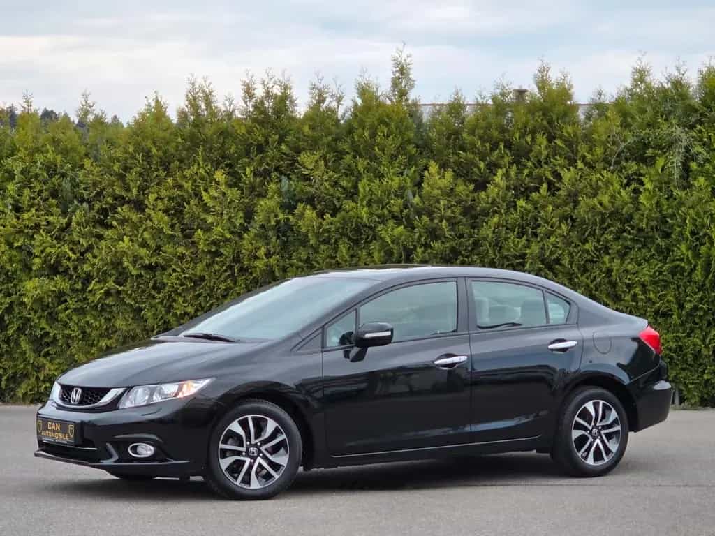 Honda Civic 1.8 Lim.-Executive*1.Hand*AUT*Xenon*SD*SH* 03/2016-photo-1