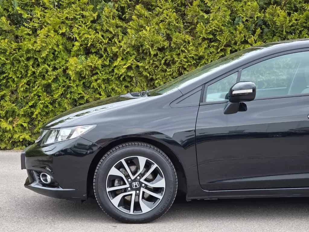 Honda Civic 1.8 Lim.-Executive*1.Hand*AUT*Xenon*SD*SH* 03/2016-photo-7
