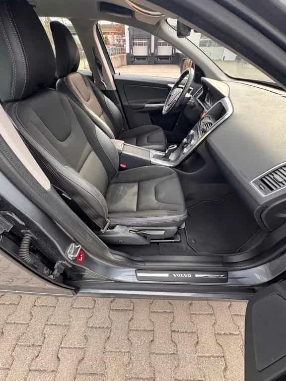 Volvo XC60 Momentum Leder Navi AWD Kamera 01/2017-photo-13