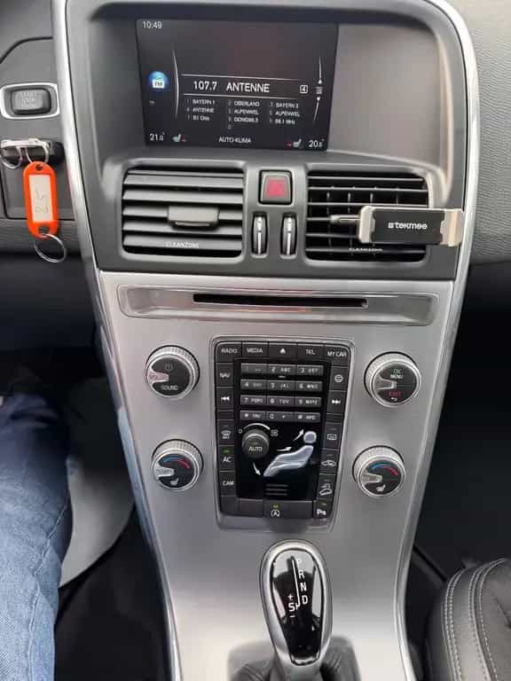 Volvo XC60 Momentum Leder Navi AWD Kamera 01/2017-photo-17