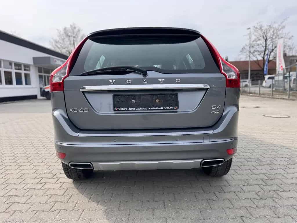 Volvo XC60 Momentum Leder Navi AWD Kamera 01/2017-photo-3
