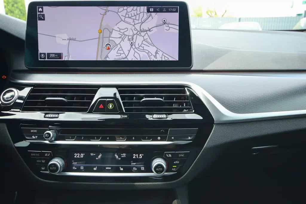 BMW 520 d M Sport Leder Navi 360*Kamera Pano 02/2021-photo-9