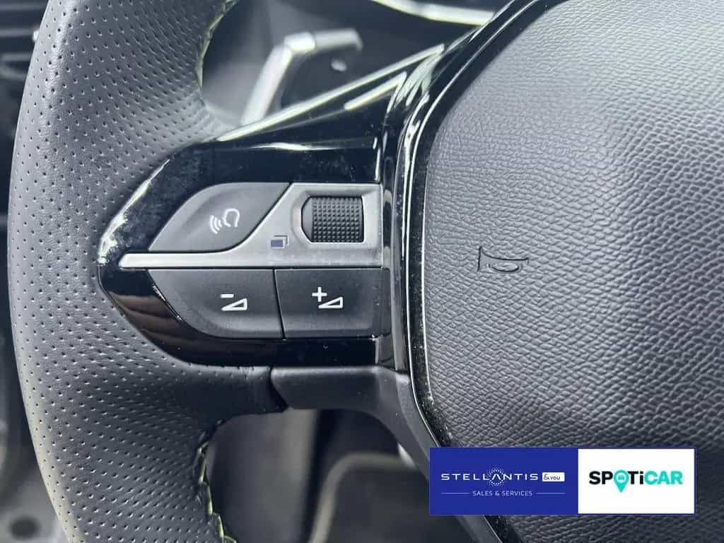 Peugeot 2008 1.2 PureTech 130 GT Aut Kamera* Navi 04/2024-photo-12