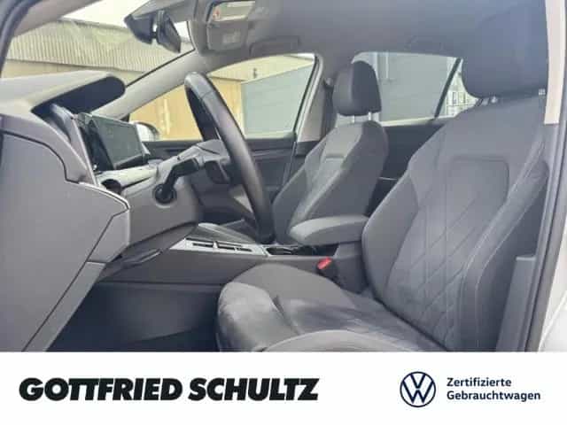 Volkswagen Golf 1.5 eTSI DSG STYLE 17 ZOLL MATRIX KAMERA AH 04/2021-photo-13