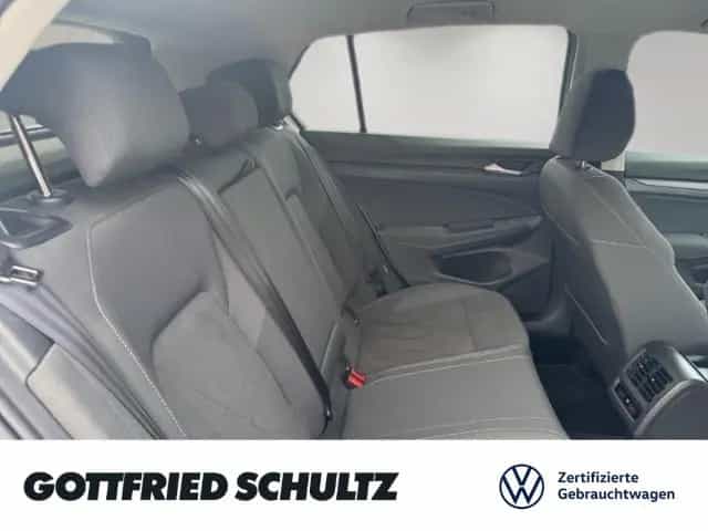 Volkswagen Golf 1.5 eTSI DSG STYLE 17 ZOLL MATRIX KAMERA AH 04/2021-photo-7