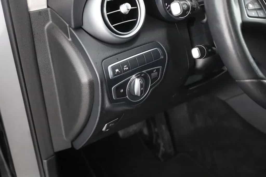 Mercedes-Benz GLC-Class 4Matic Exclusive LED Navi Teilleder AHK 04/2018-photo-19
