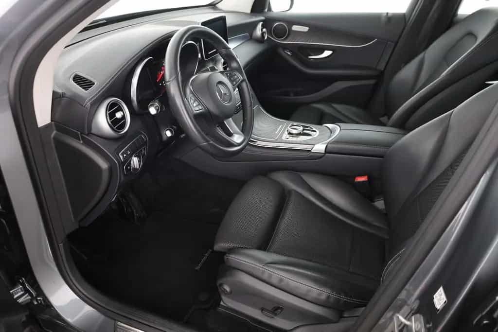 Mercedes-Benz GLC-Class 4Matic Exclusive LED Navi Teilleder AHK 04/2018-photo-21