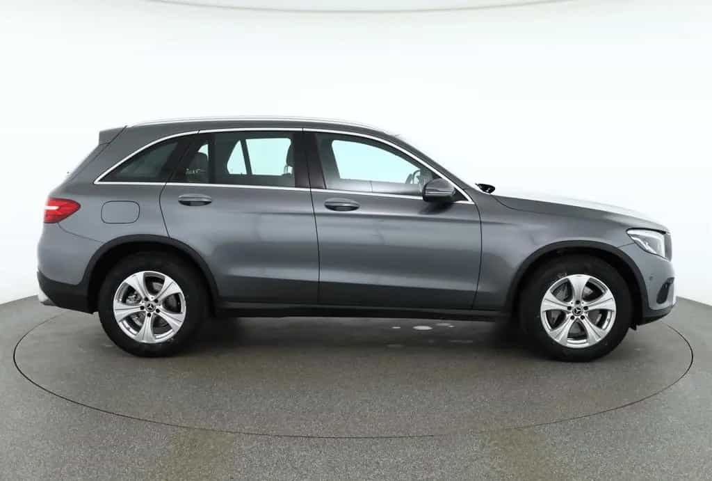 Mercedes-Benz GLC-Class 4Matic Exclusive LED Navi Teilleder AHK 04/2018-photo-5