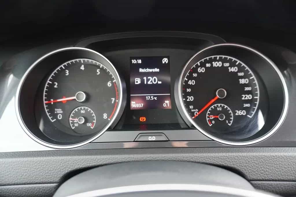 Volkswagen Golf VII 1.5 TSI Klimaaut. Navi PDC Sitzheizung 08/2020-photo-12