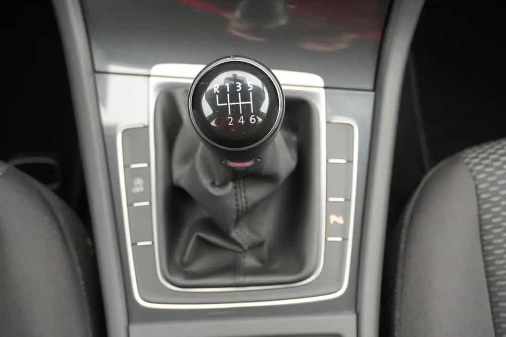 Volkswagen Golf VII 1.5 TSI Klimaaut. Navi PDC Sitzheizung 08/2020-photo-17
