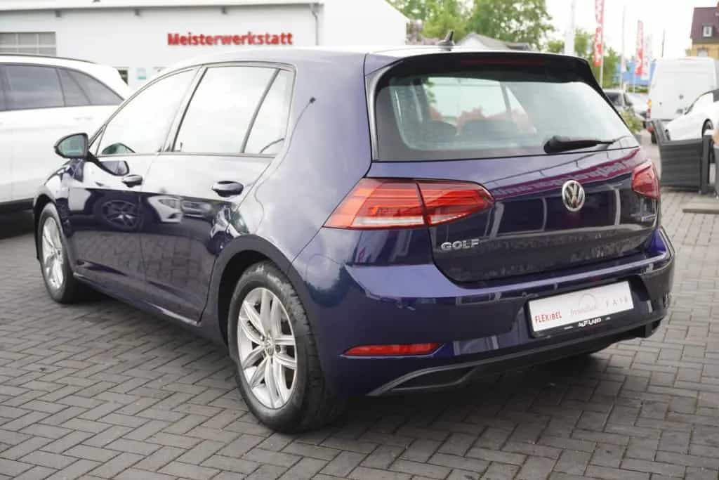Volkswagen Golf VII 1.5 TSI Klimaaut. Navi PDC Sitzheizung 08/2020-photo-2