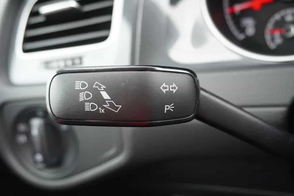 Volkswagen Golf VII 1.5 TSI Klimaaut. Navi PDC Sitzheizung 08/2020-photo-20