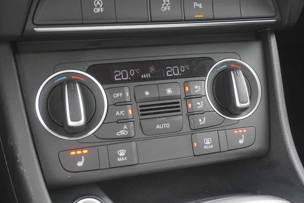 Audi Q3 1.4 TFSI S-Line LED Navi Standheizung DAB 07/2018-photo-15