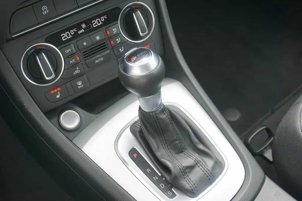 Audi Q3 1.4 TFSI S-Line LED Navi Standheizung DAB 07/2018-photo-16