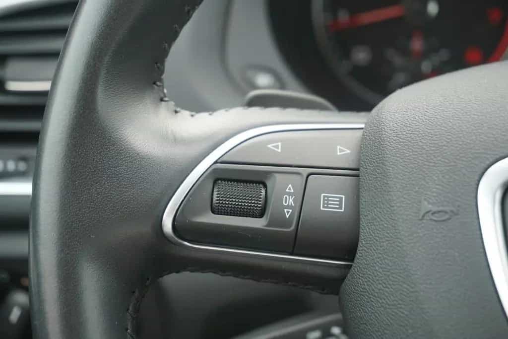 Audi Q3 1.4 TFSI S-Line LED Navi Standheizung DAB 07/2018-photo-18