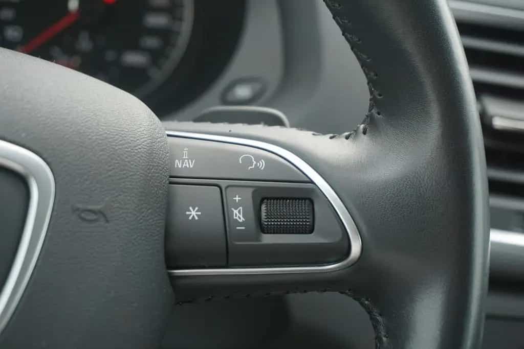 Audi Q3 1.4 TFSI S-Line LED Navi Standheizung DAB 07/2018-photo-19