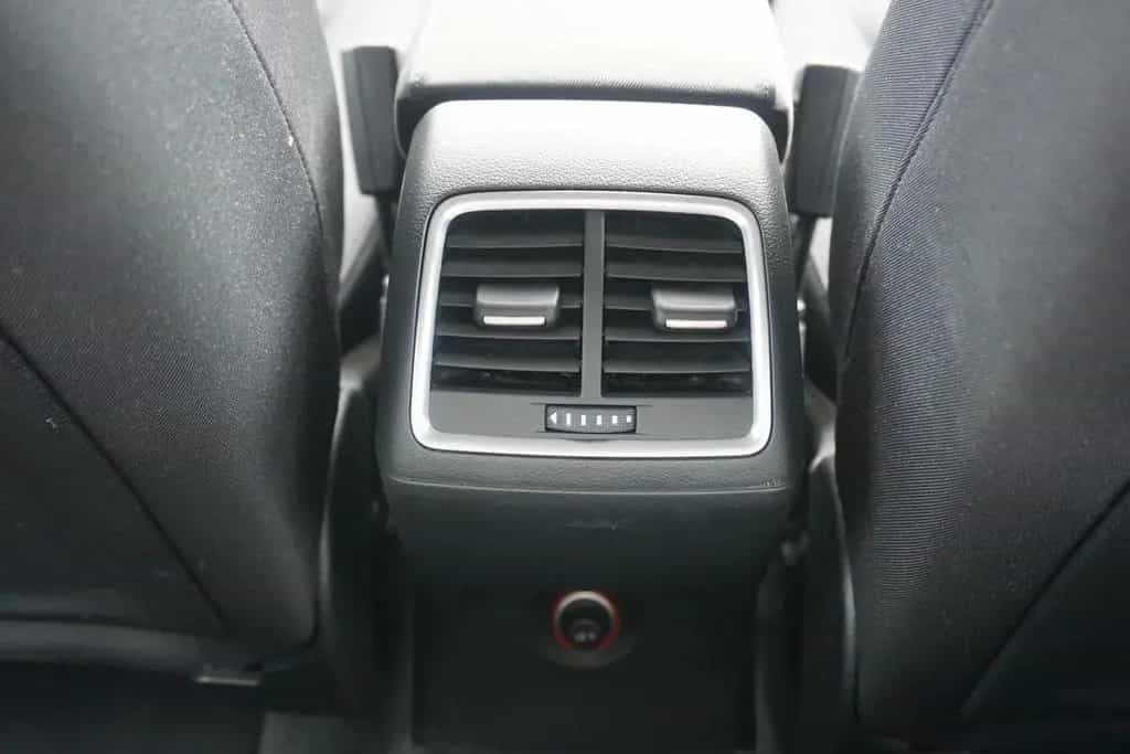 Audi Q3 1.4 TFSI S-Line LED Navi Standheizung DAB 07/2018-photo-23