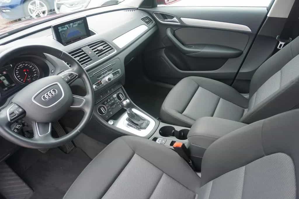 Audi Q3 1.4 TFSI S-Line LED Navi Standheizung DAB 07/2018-photo-9