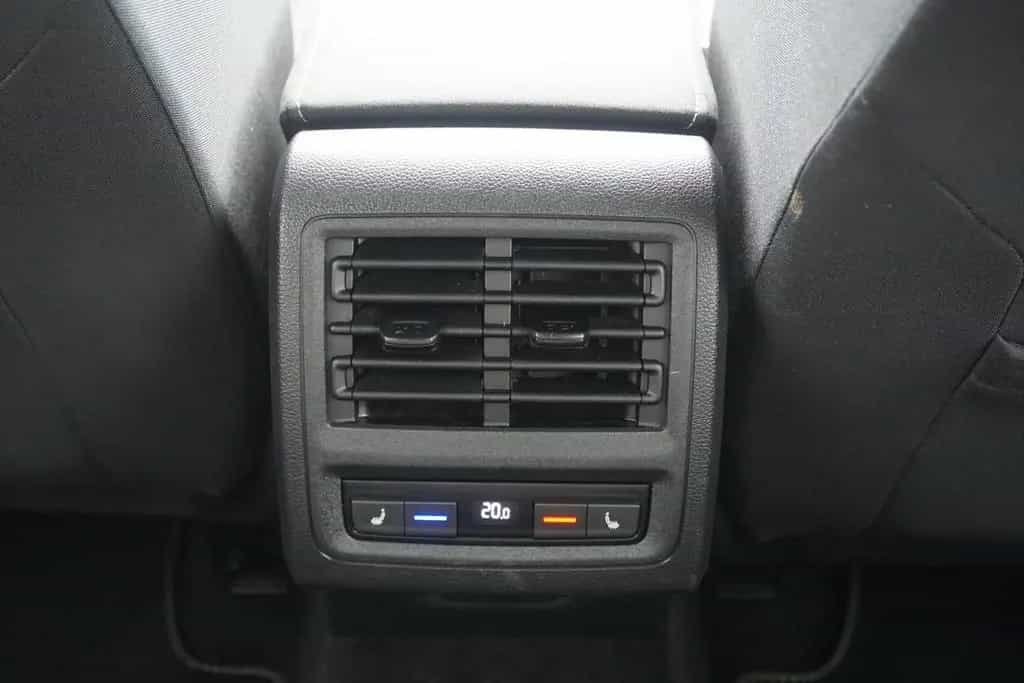 Volkswagen Golf VIII Variant 1.5 TSI Life LED Navi ACC DAB 05/2021-photo-21