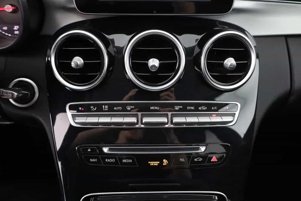 Mercedes-Benz C 180 C180 T CGI Avantgarde LED Navi Kamera PDC AHK 03/2018-photo-11