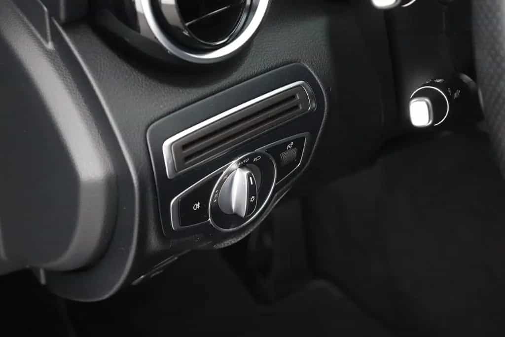 Mercedes-Benz C 180 C180 T CGI Avantgarde LED Navi Kamera PDC AHK 03/2018-photo-20