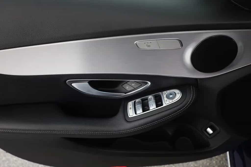Mercedes-Benz C 180 C180 T CGI Avantgarde LED Navi Kamera PDC AHK 03/2018-photo-21