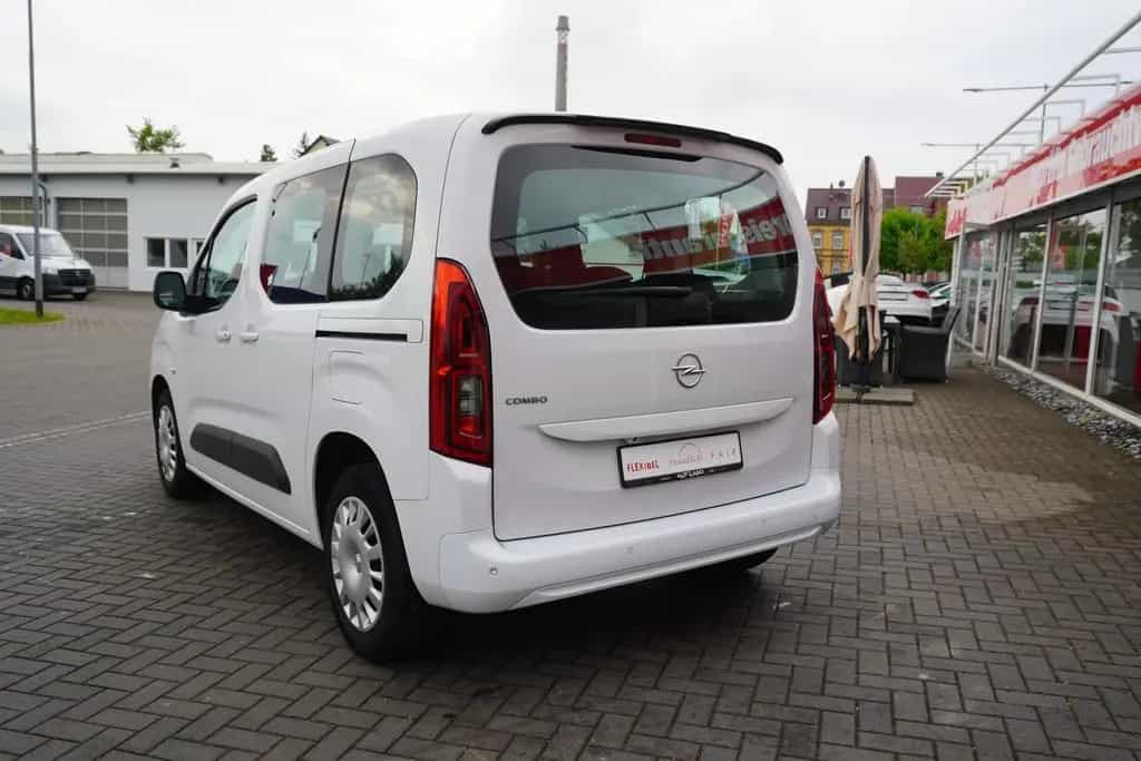 Opel Combo Life 1.2 Edition Navi Kamera Sitzheizung 11/2022-photo-2