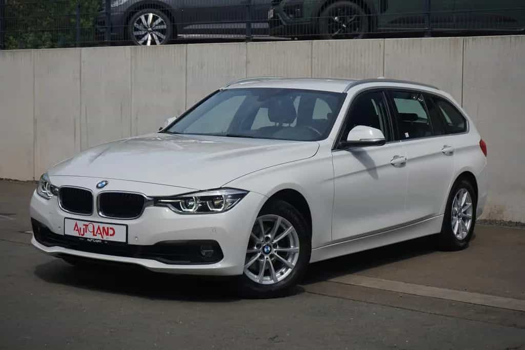 BMW 318 i Touring LED Navi Tempomat PDC USB Klimaaut. 09/2018-photo-1