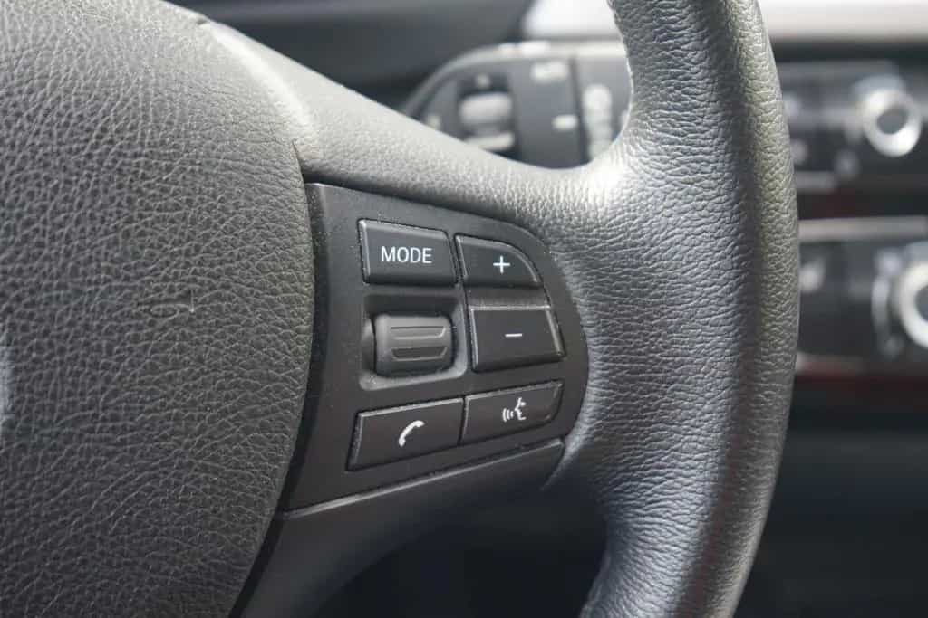 BMW 318 i Touring LED Navi Tempomat PDC USB Klimaaut. 09/2018-photo-13