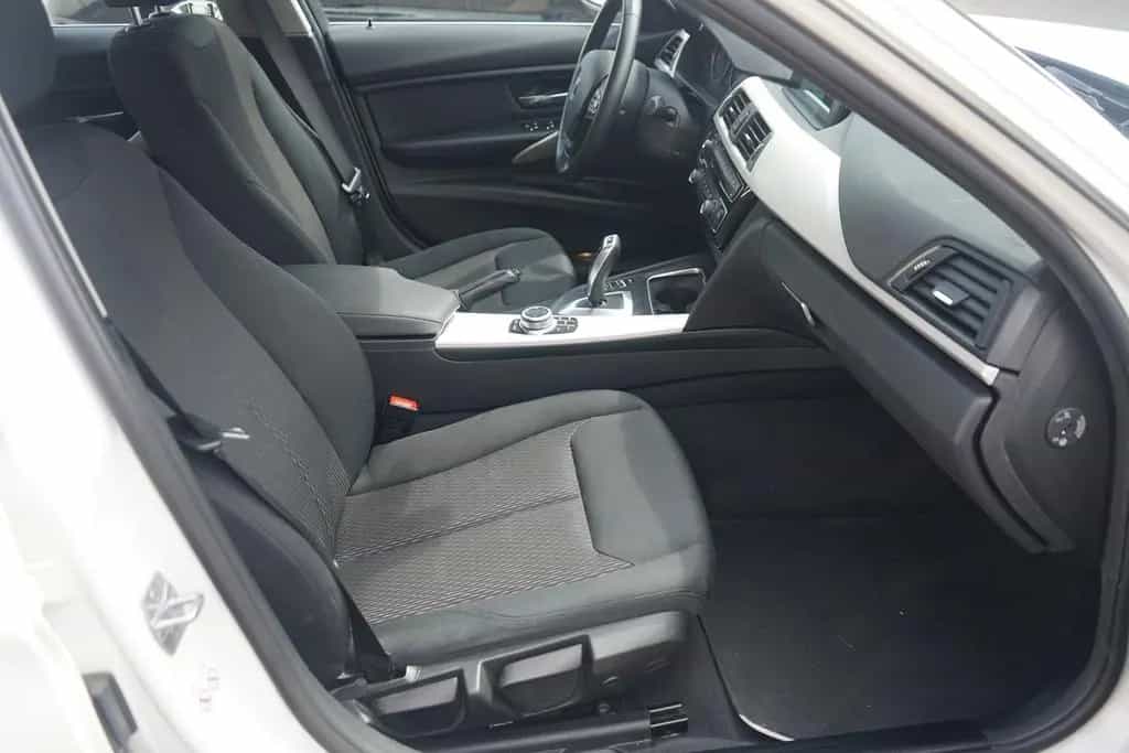 BMW 318 i Touring LED Navi Tempomat PDC USB Klimaaut. 09/2018-photo-20
