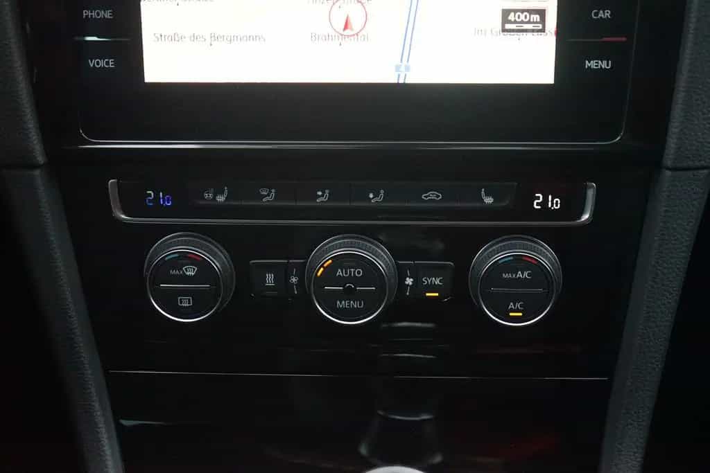 Volkswagen Golf VII 1.4 TSI Highline LED Navi ACC PDC USB 05/2017-photo-10