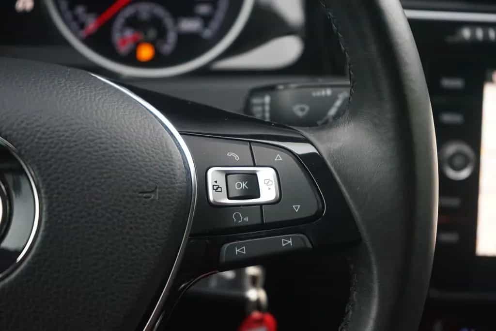 Volkswagen Golf VII 1.4 TSI Highline LED Navi ACC PDC USB 05/2017-photo-15
