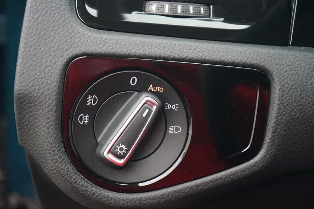 Volkswagen Golf VII 1.4 TSI Highline LED Navi ACC PDC USB 05/2017-photo-19