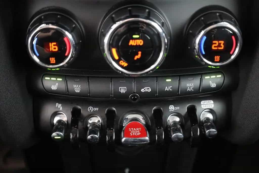 MINI ONE 1.5 Classic Trim LED Navi Teilleder Tempomat 06/2021-photo-11